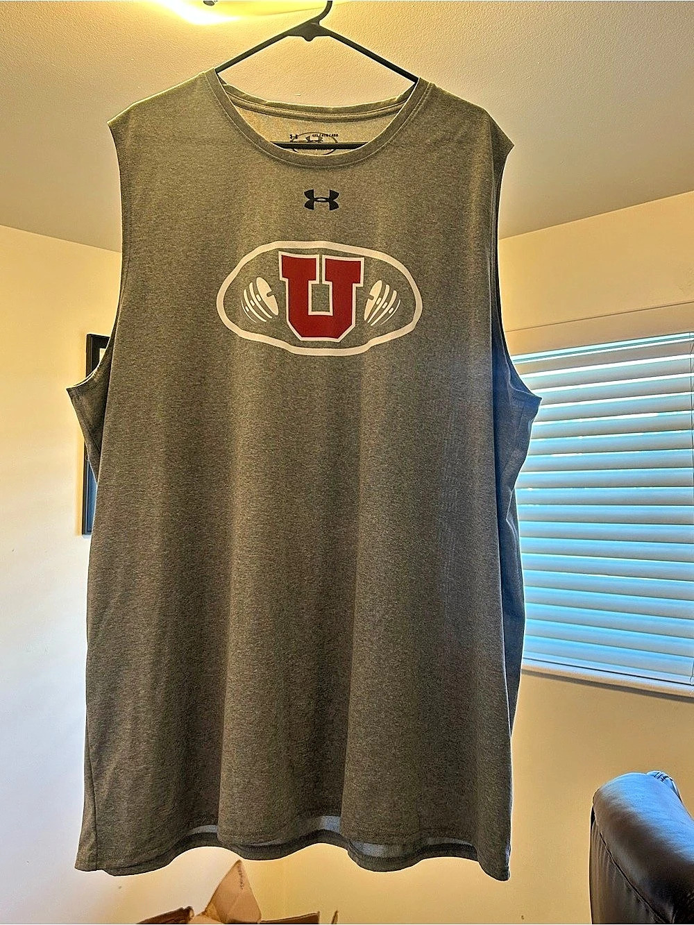 Under Armour U Graphic Muscle Tee in Gray